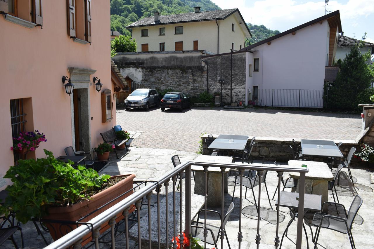 Italo-Svizzero Hotel Киавена Екстериор снимка