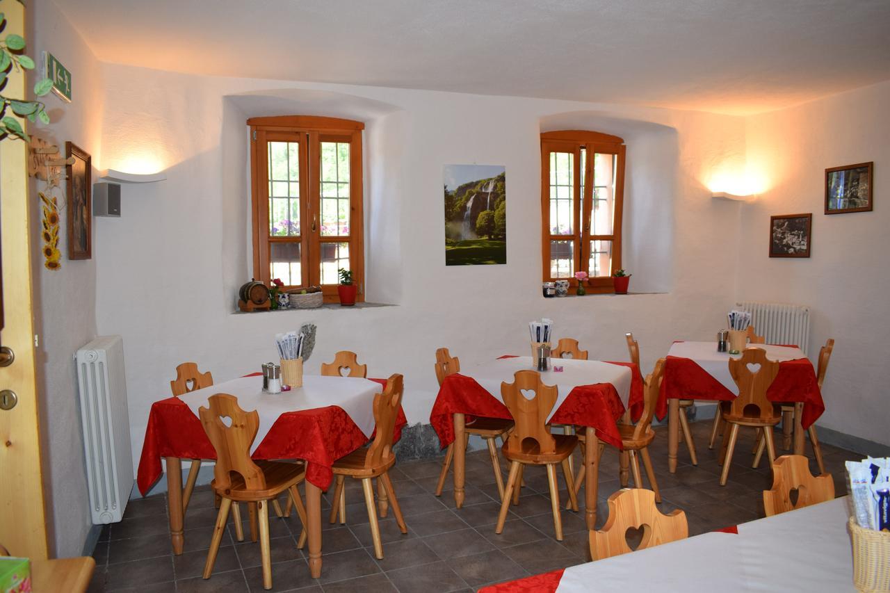 Italo-Svizzero Hotel Киавена Екстериор снимка