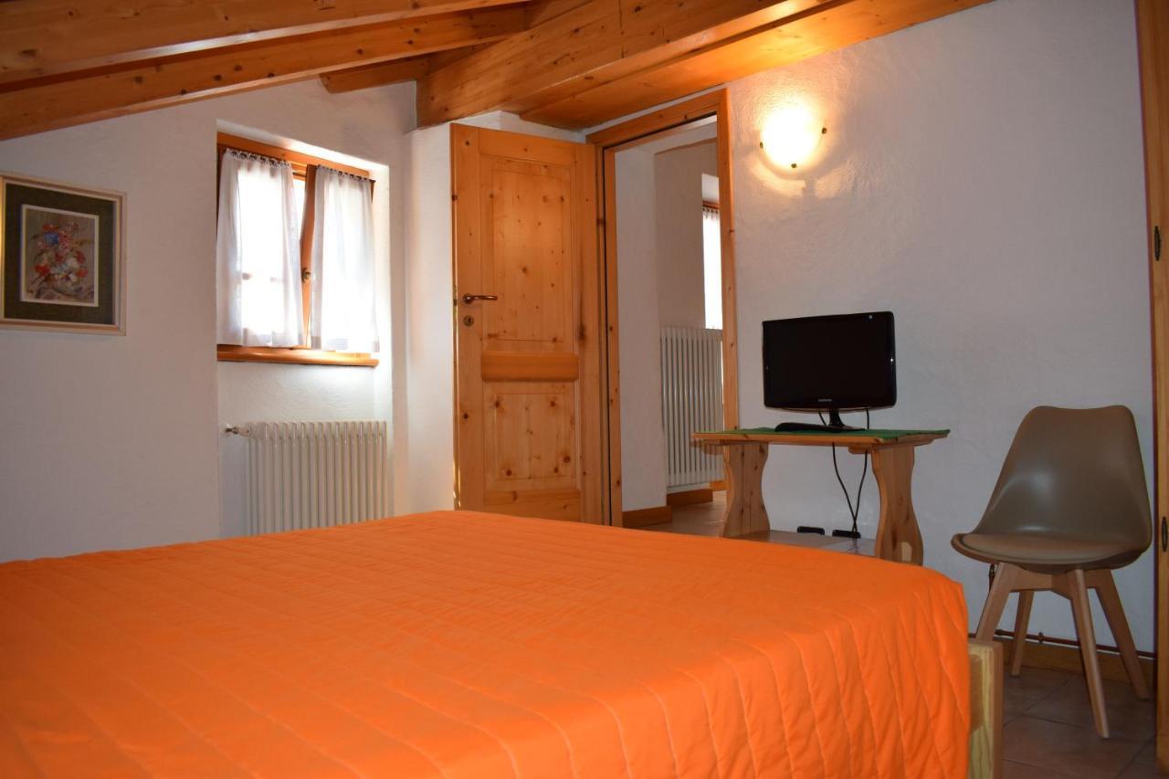 Italo-Svizzero Hotel Киавена Екстериор снимка