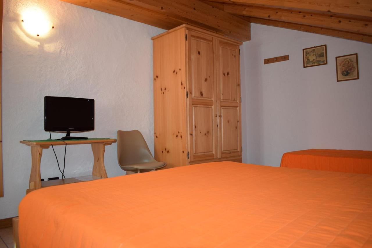 Italo-Svizzero Hotel Киавена Екстериор снимка