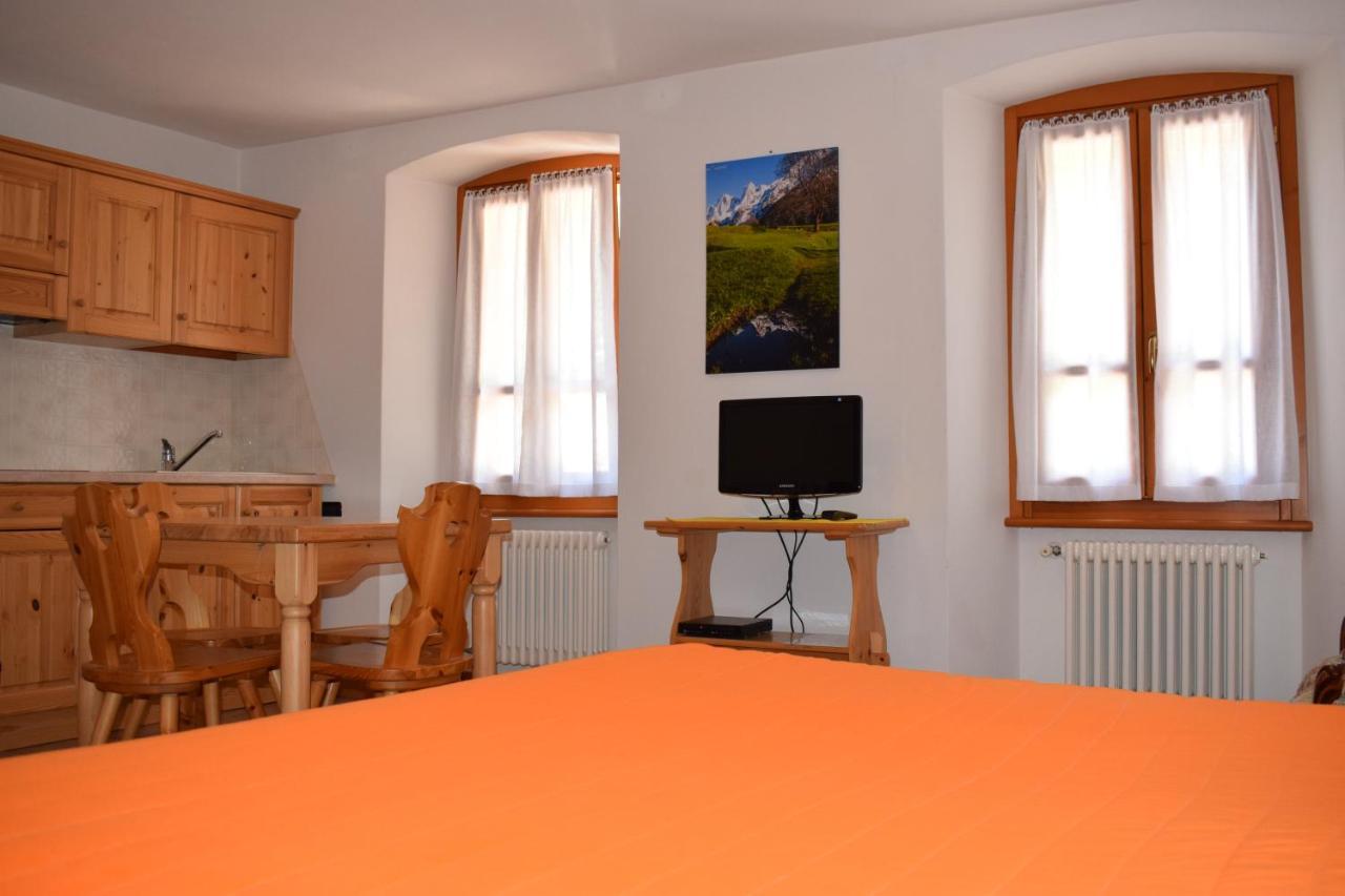 Italo-Svizzero Hotel Киавена Екстериор снимка