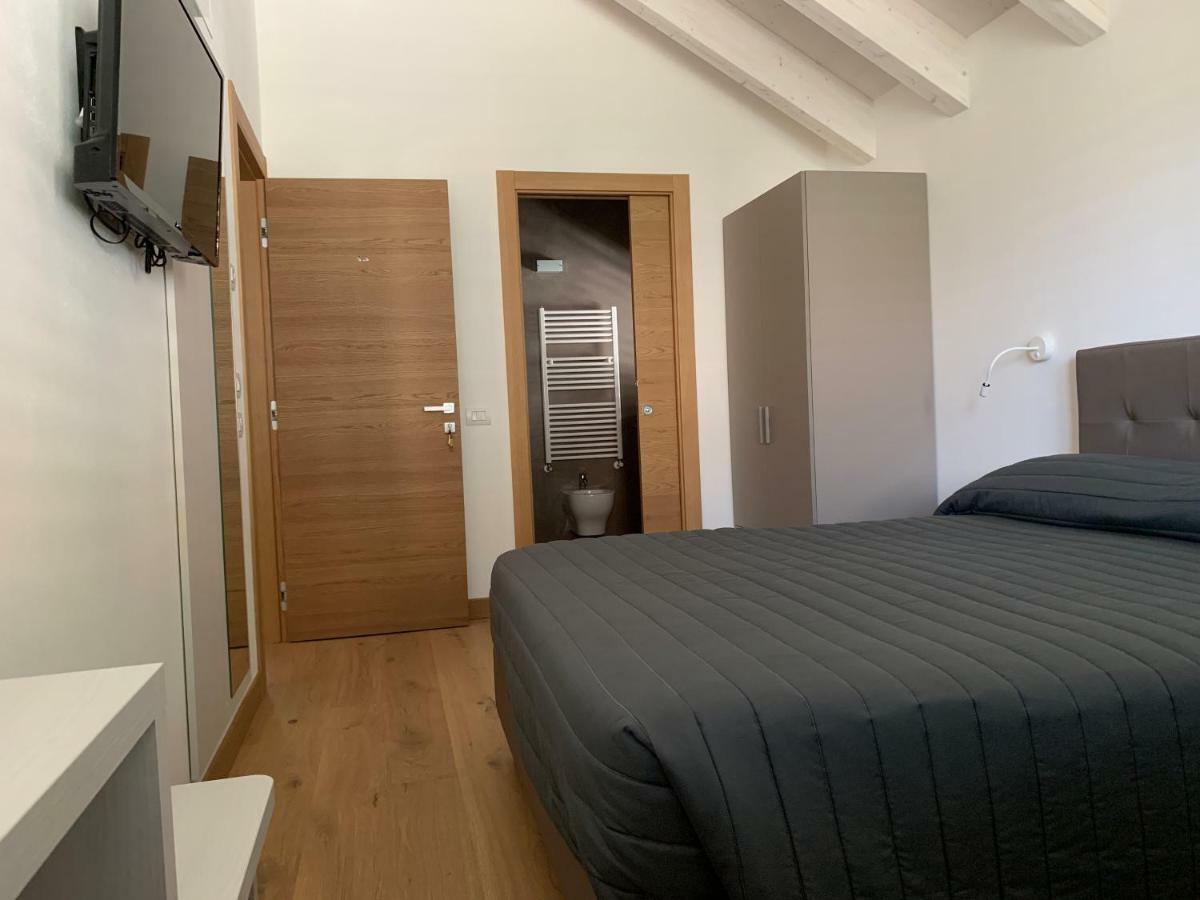 Italo-Svizzero Hotel Киавена Екстериор снимка